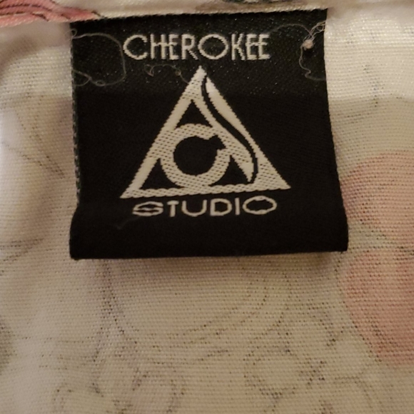 CHEROKEE STUDIO SCRUB TOP SIZE SMALL - Picture 3 of 3